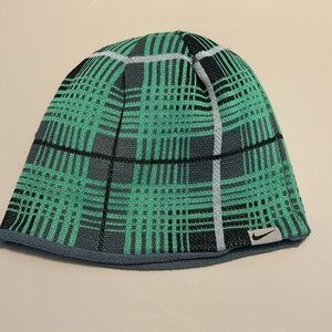 Nike Multicolor Fleece Winter reversible beanie. OS Fits most